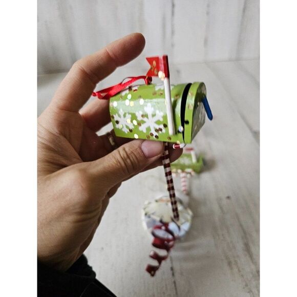 Metal Santa mailbox ornament tree snow globe Xmas set - Picture 8 of 12